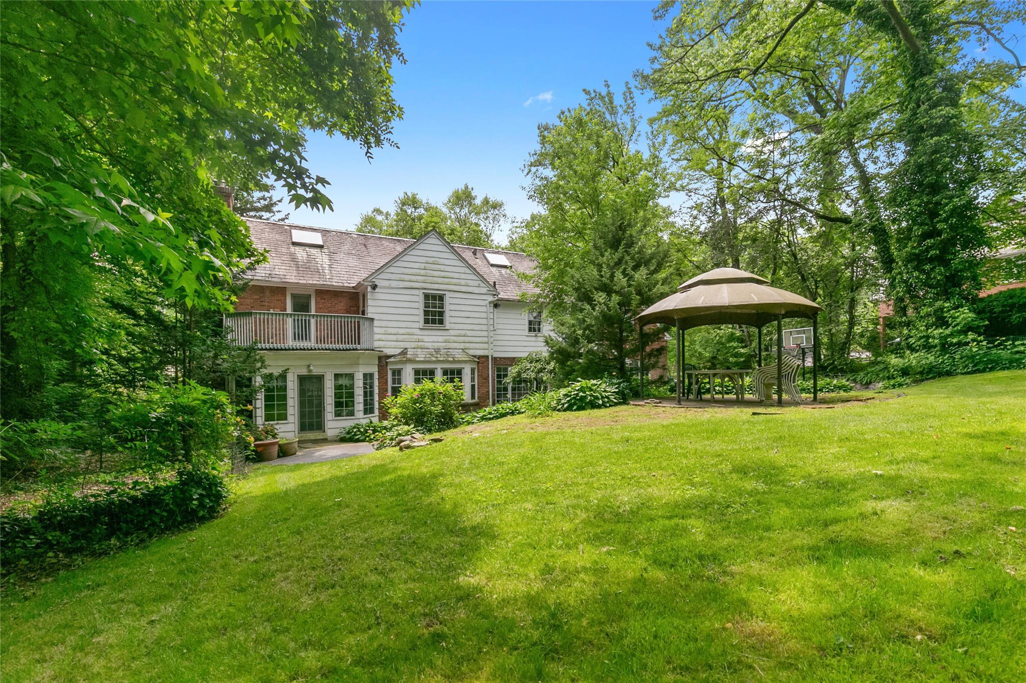 Single Family Ravine  Nassau County, NY 11023, MLS-878299-40