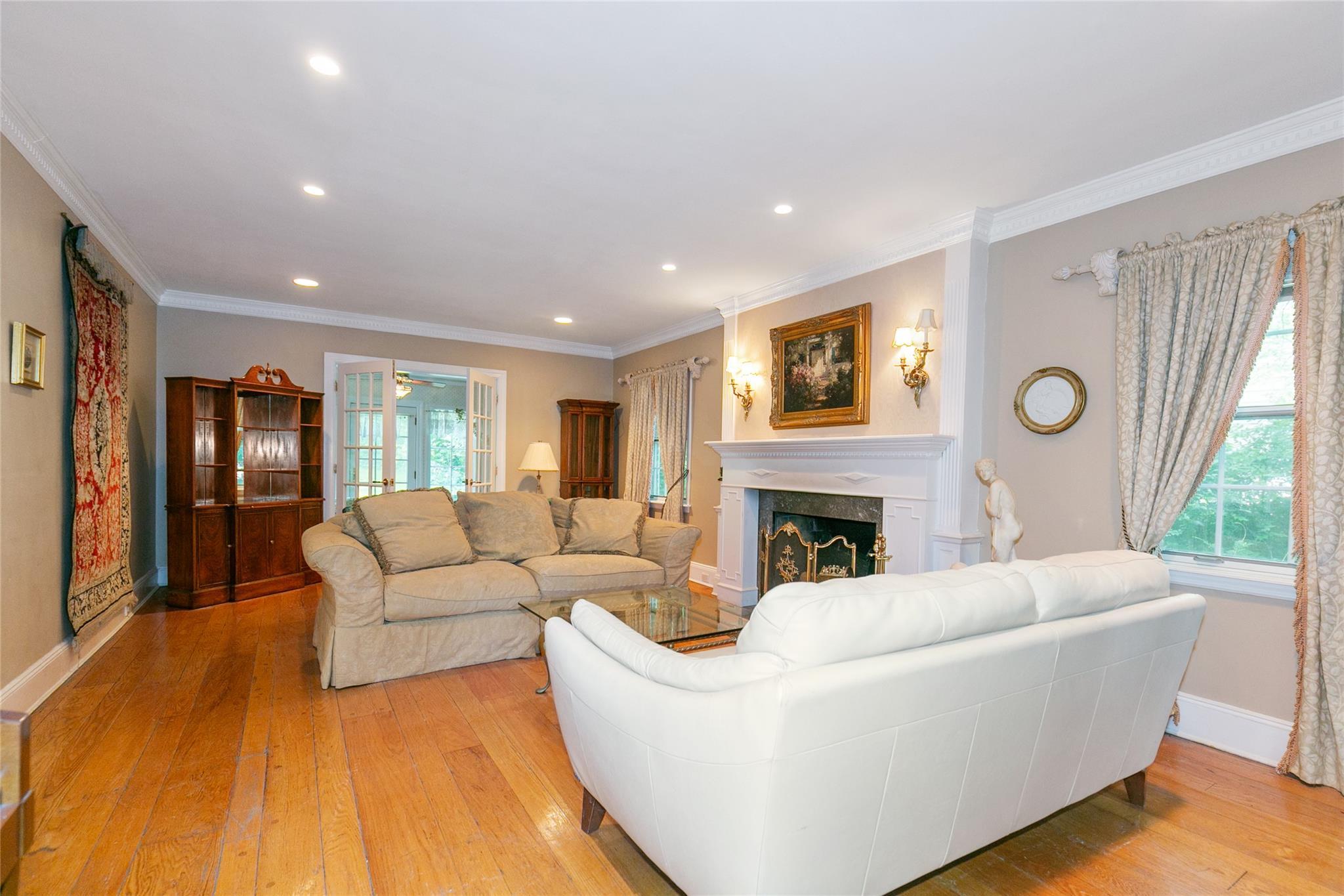 Single Family Ravine  Nassau County, NY 11023, MLS-878299-6