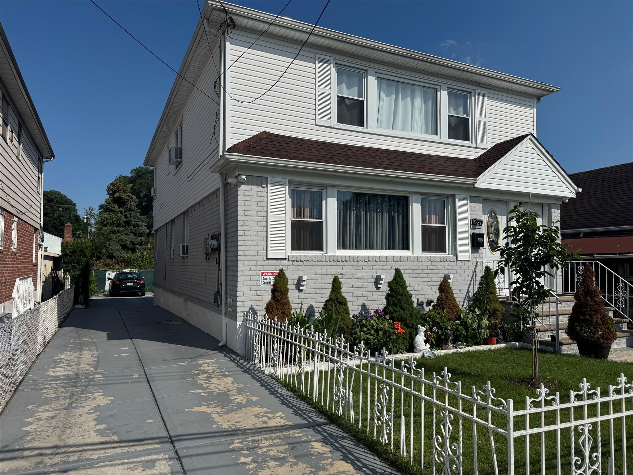 Single Family Monterey  Queens, NY 11429, MLS-878301-4