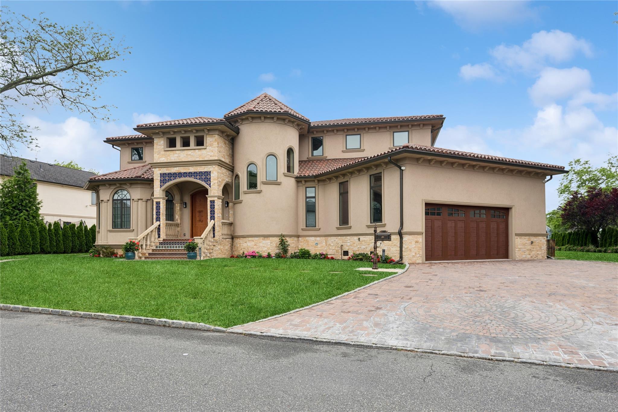 Single Family Harbor  Nassau County, NY 11557, MLS-878322-3