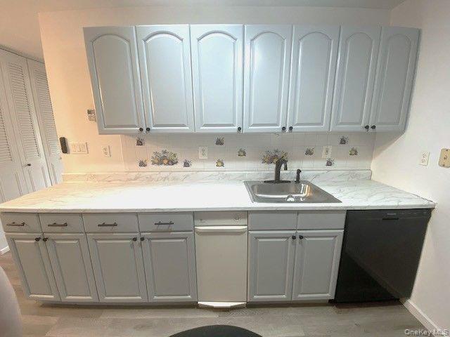 Condo Newcastle  Suffolk County, NY 11961, MLS-878336-8