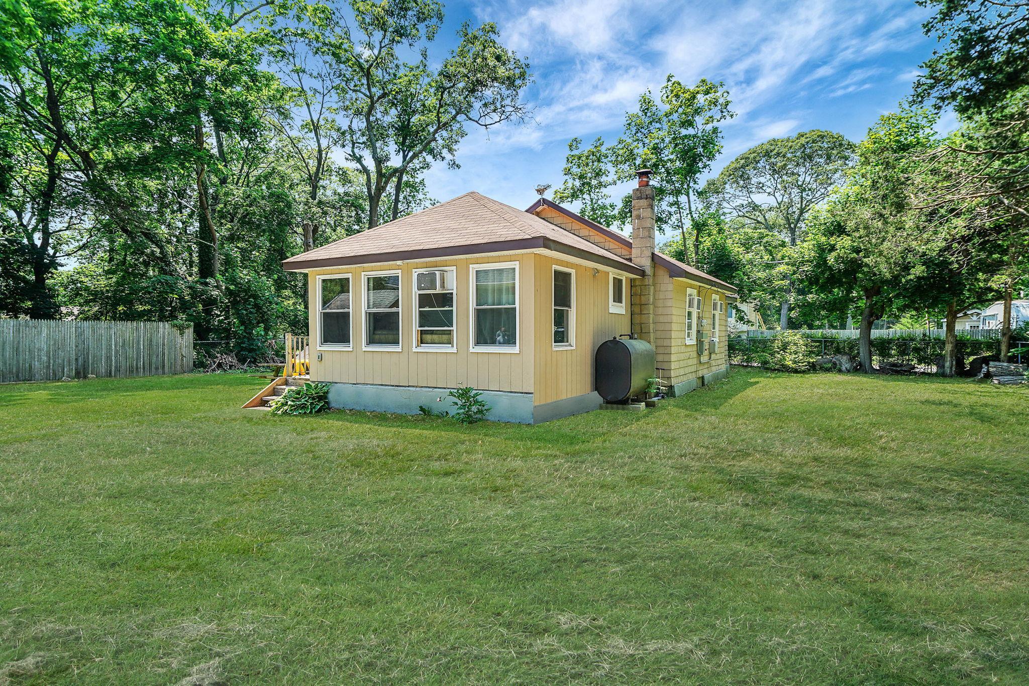 Single Family Dana  Suffolk County, NY 11950, MLS-878337-3