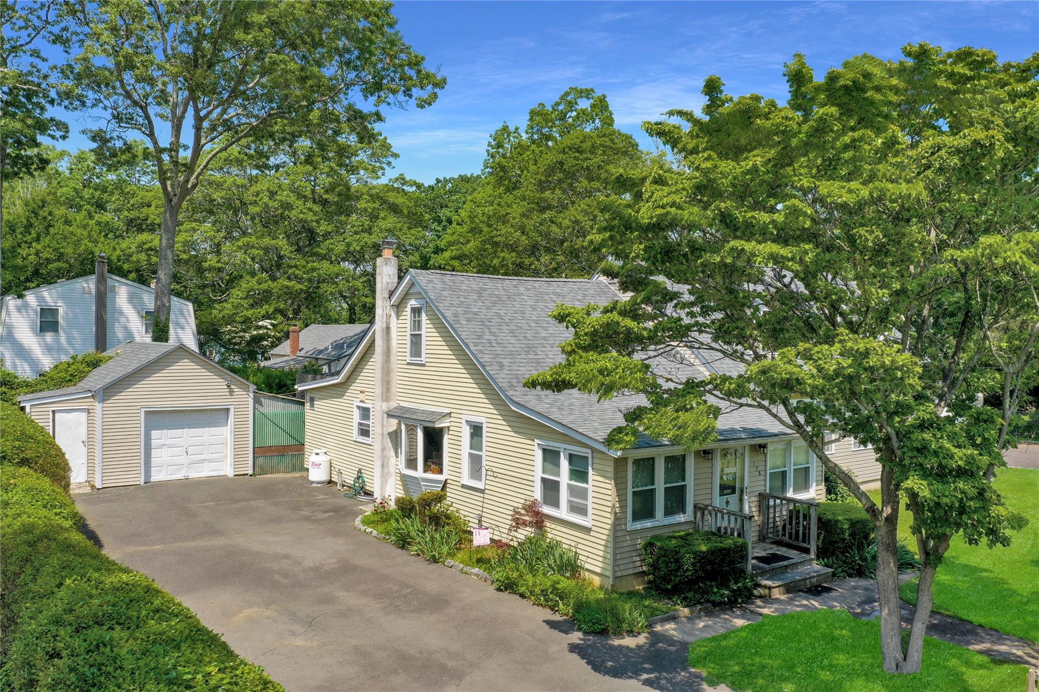 Single Family Magnolia  Suffolk County, NY 11951, MLS-878383-32