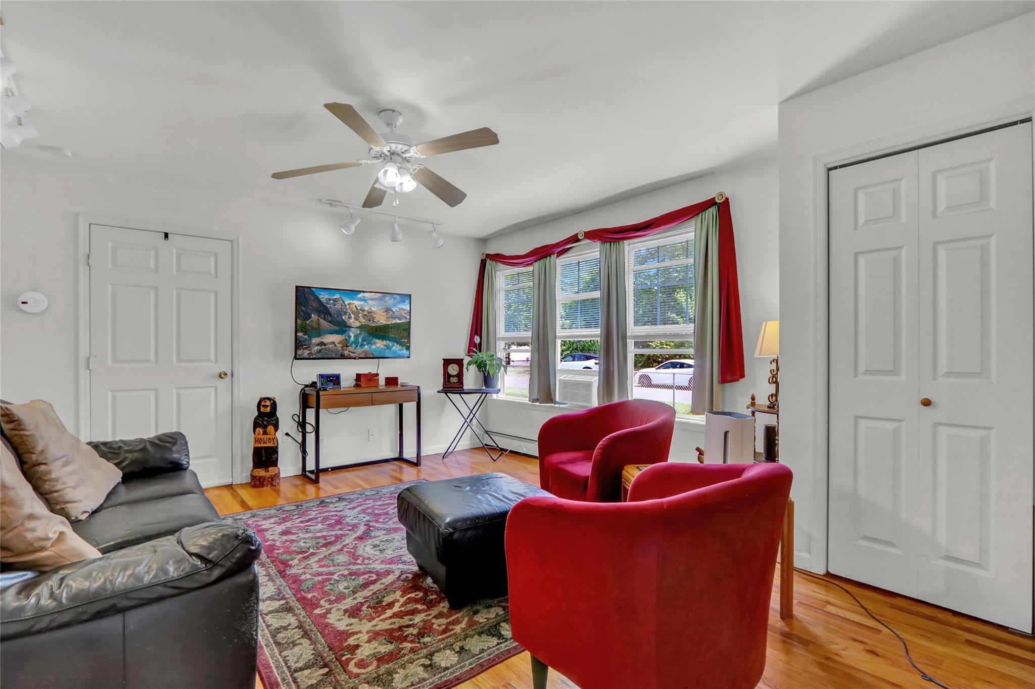 Single Family Magnolia  Suffolk County, NY 11951, MLS-878383-8