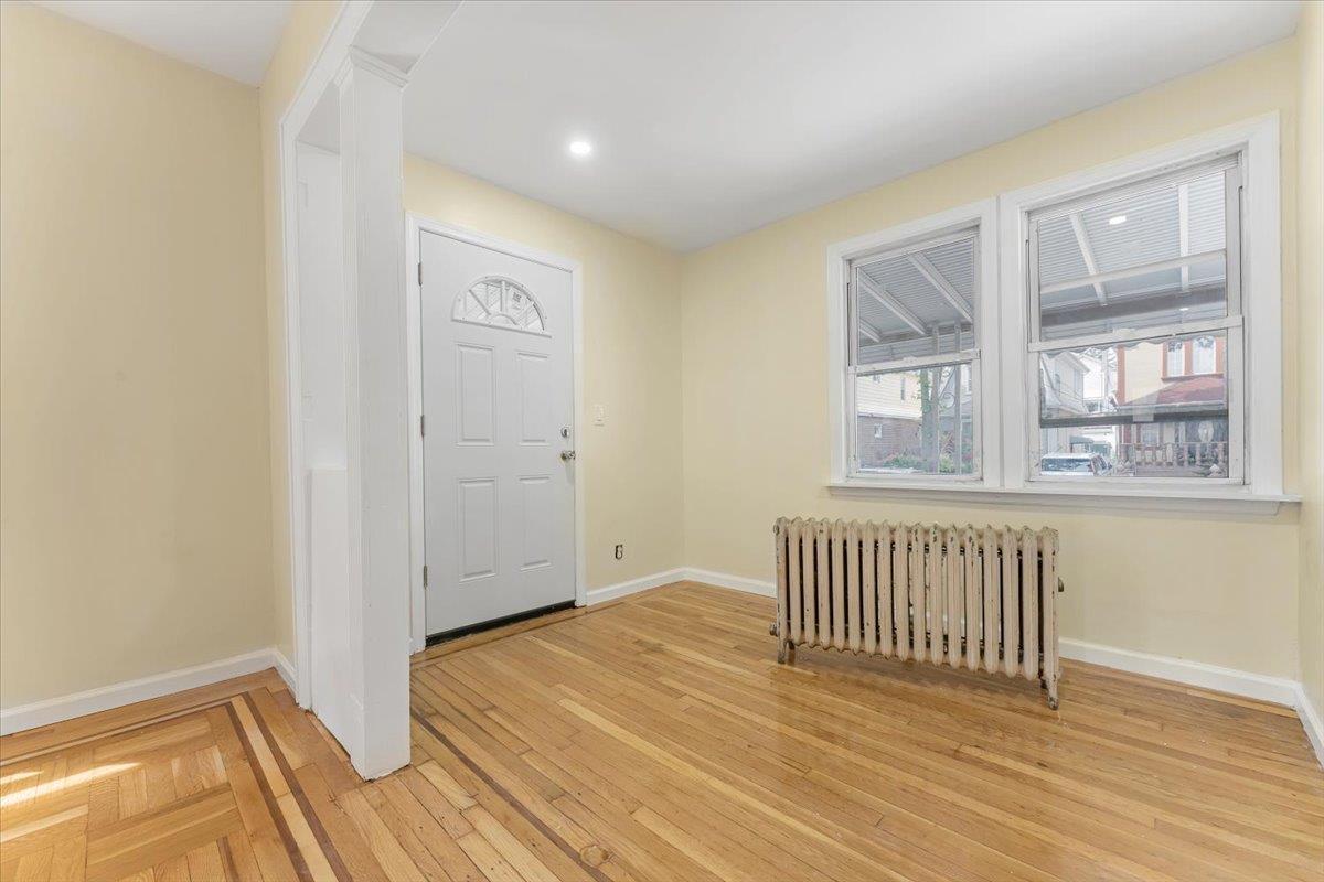 Single Family Wickham  Bronx, NY 10466, MLS-878407-10