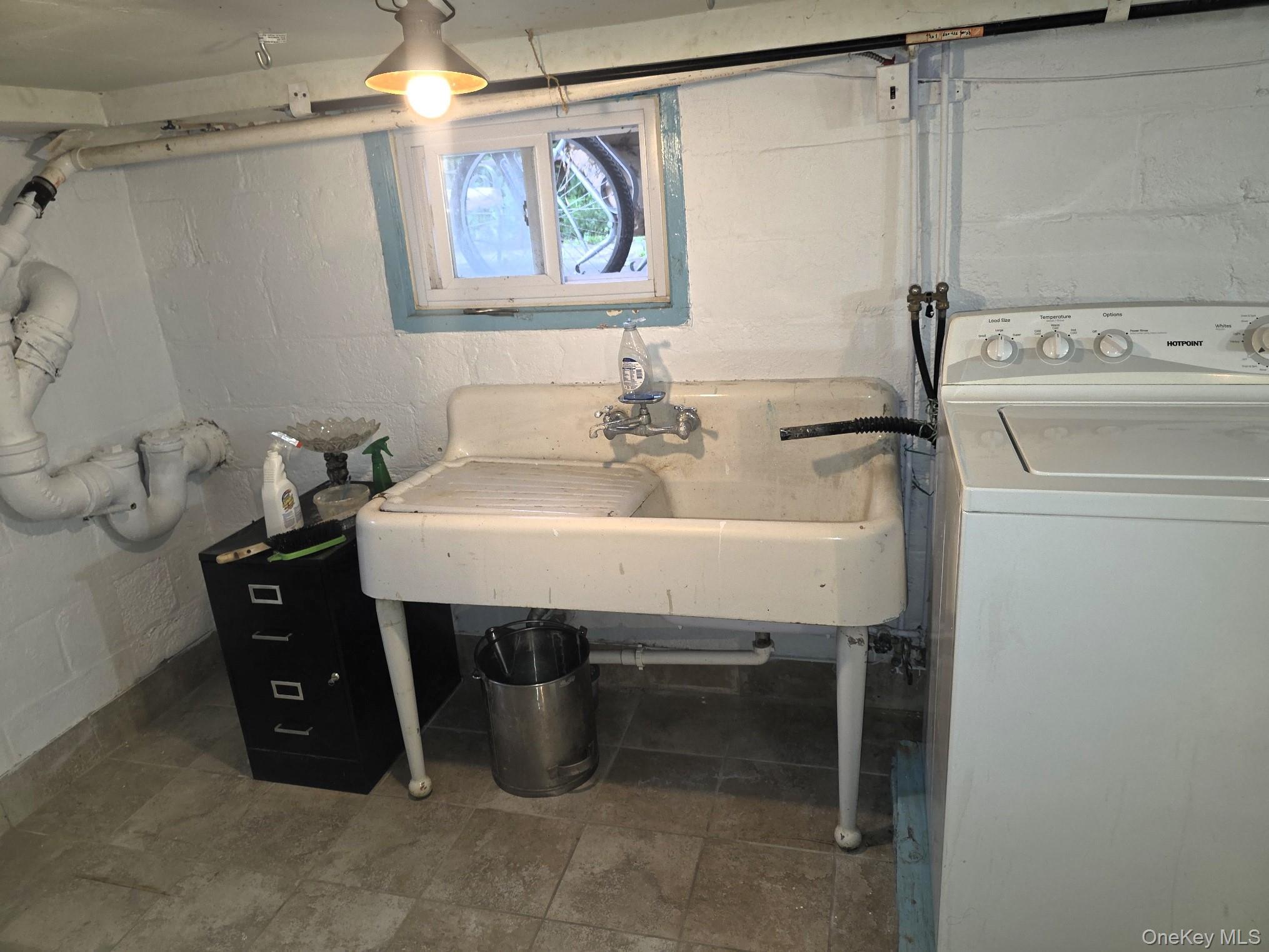 Single Family June Nassau County, NY 11709, MLS-878440-46