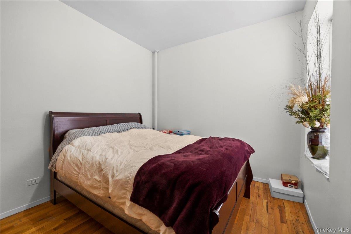 Commercial Sale E 189th Street  Bronx, NY 10458, MLS-878460-10