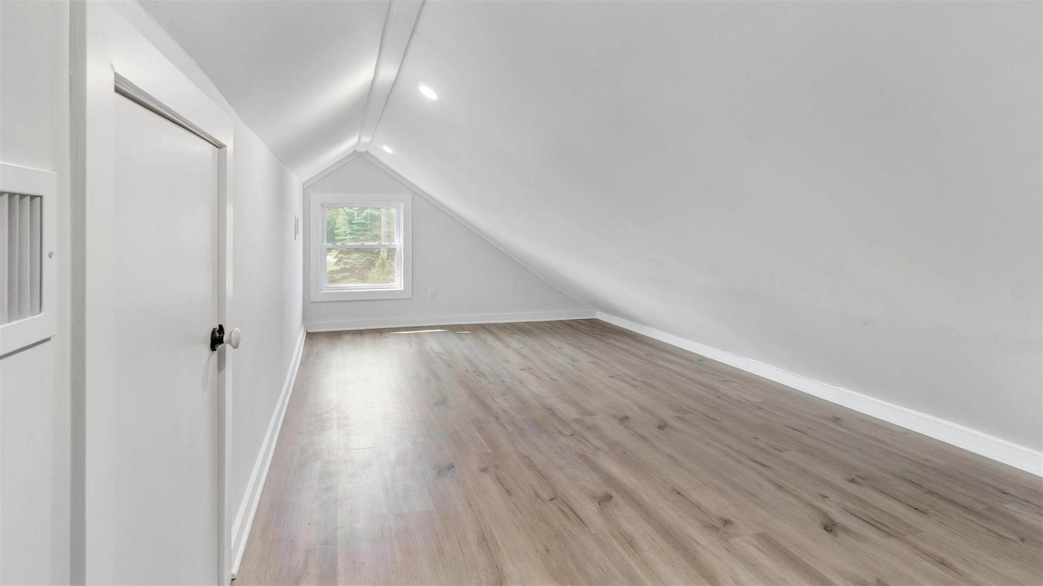 Single Family Main  Suffolk County, NY 11939, MLS-878494-36