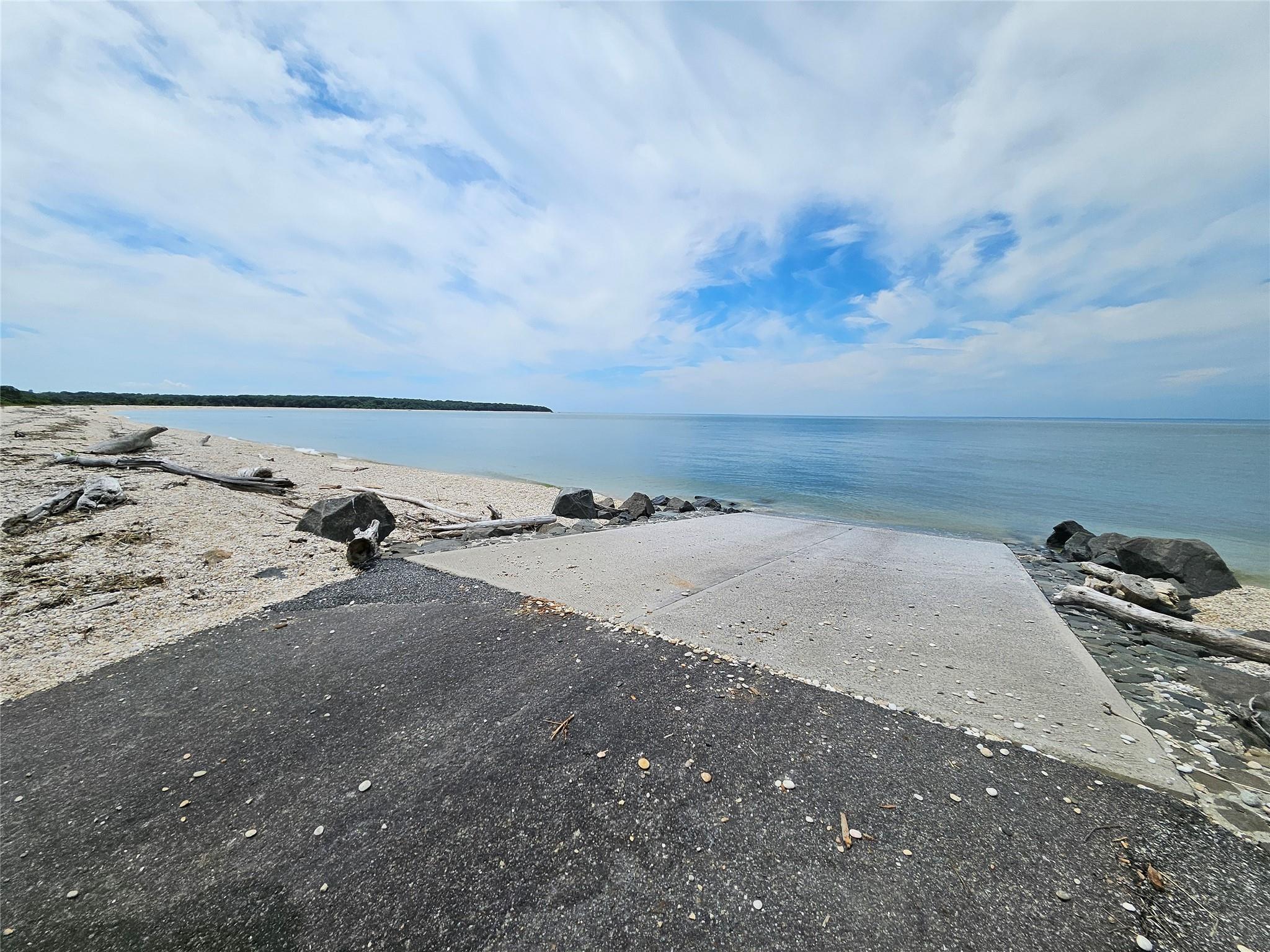 Single Family Main Suffolk County, NY 11939, MLS-878494-39