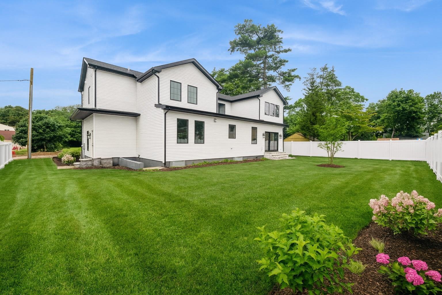 Single Family Cortland Ave Nassau County, NY 11801, MLS-878532-16