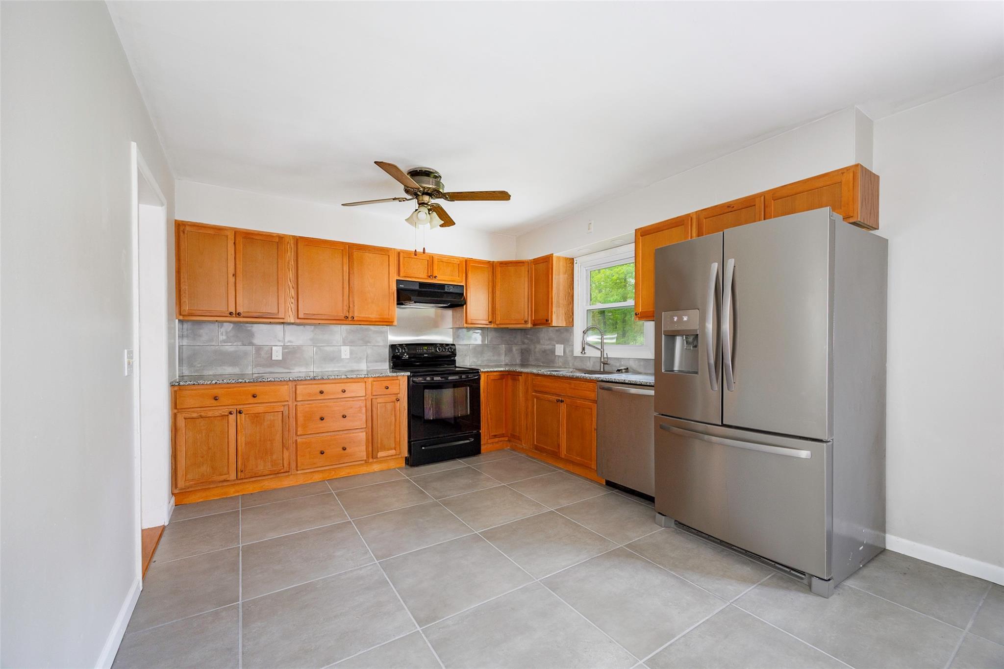 Single Family Bushwick  Dutchess County, NY 12603, MLS-878541-9
