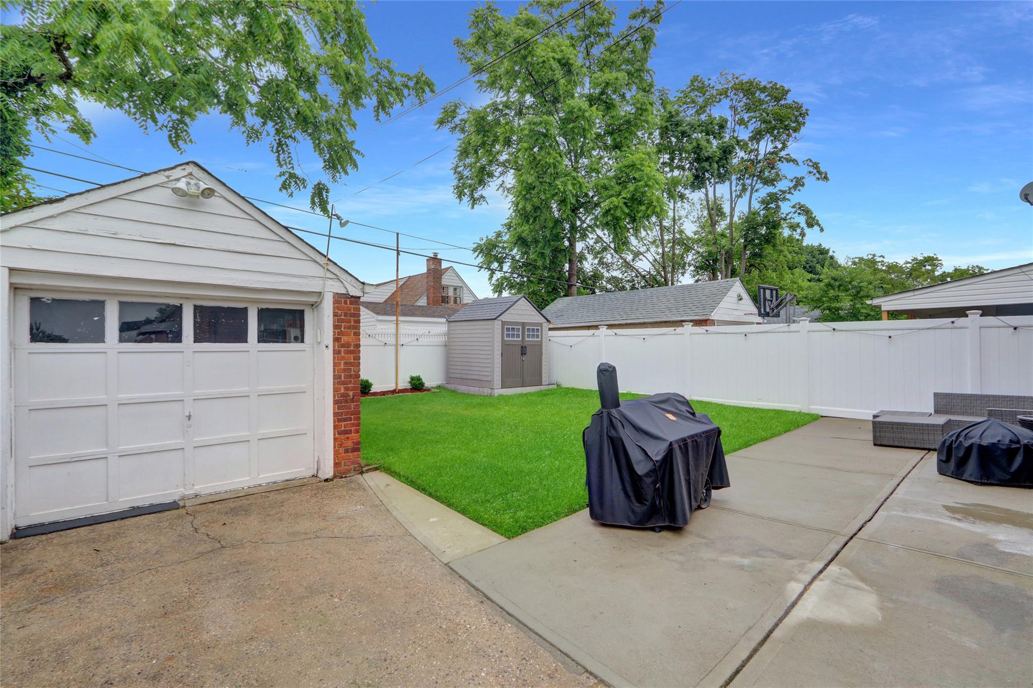 Single Family 230th  Queens, NY 11411, MLS-878557-23