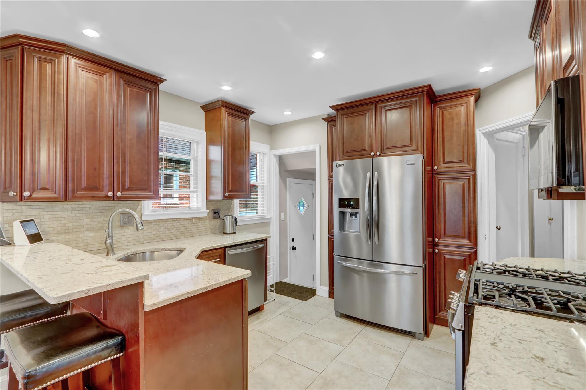 Single Family 230th  Queens, NY 11411, MLS-878557-8