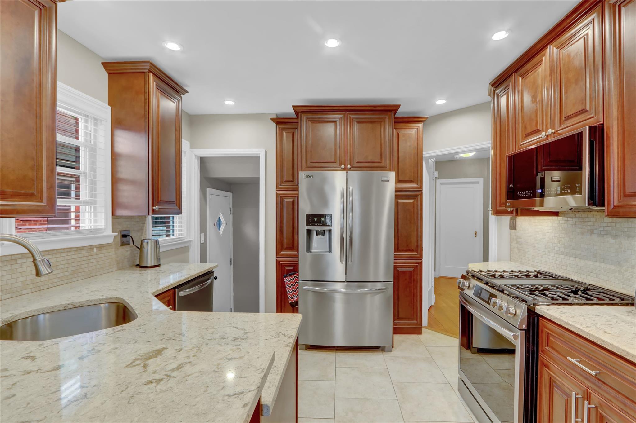 Single Family 230th  Queens, NY 11411, MLS-878557-9