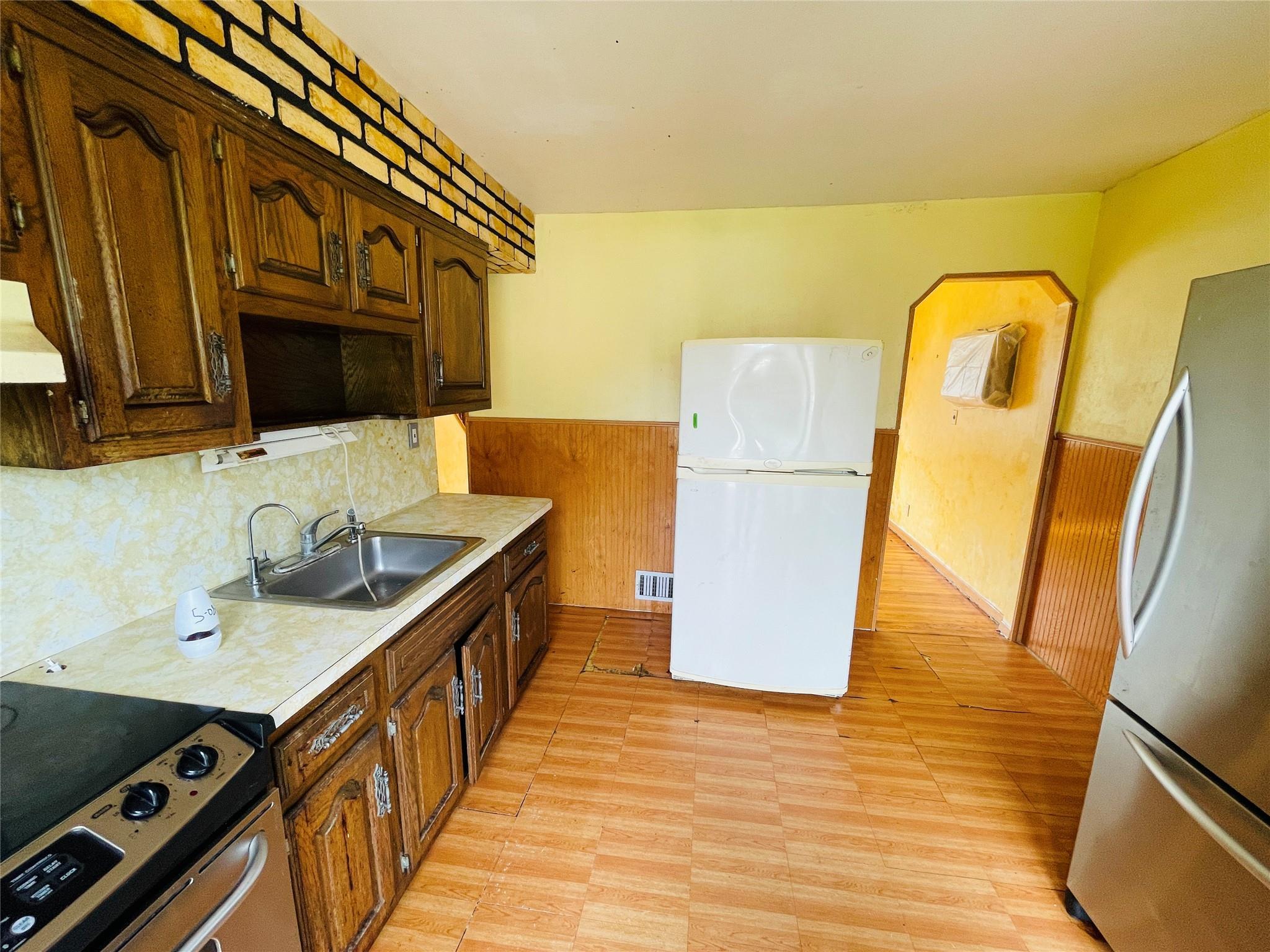 Single Family Stone  Nassau County, NY 11003, MLS-878567-4