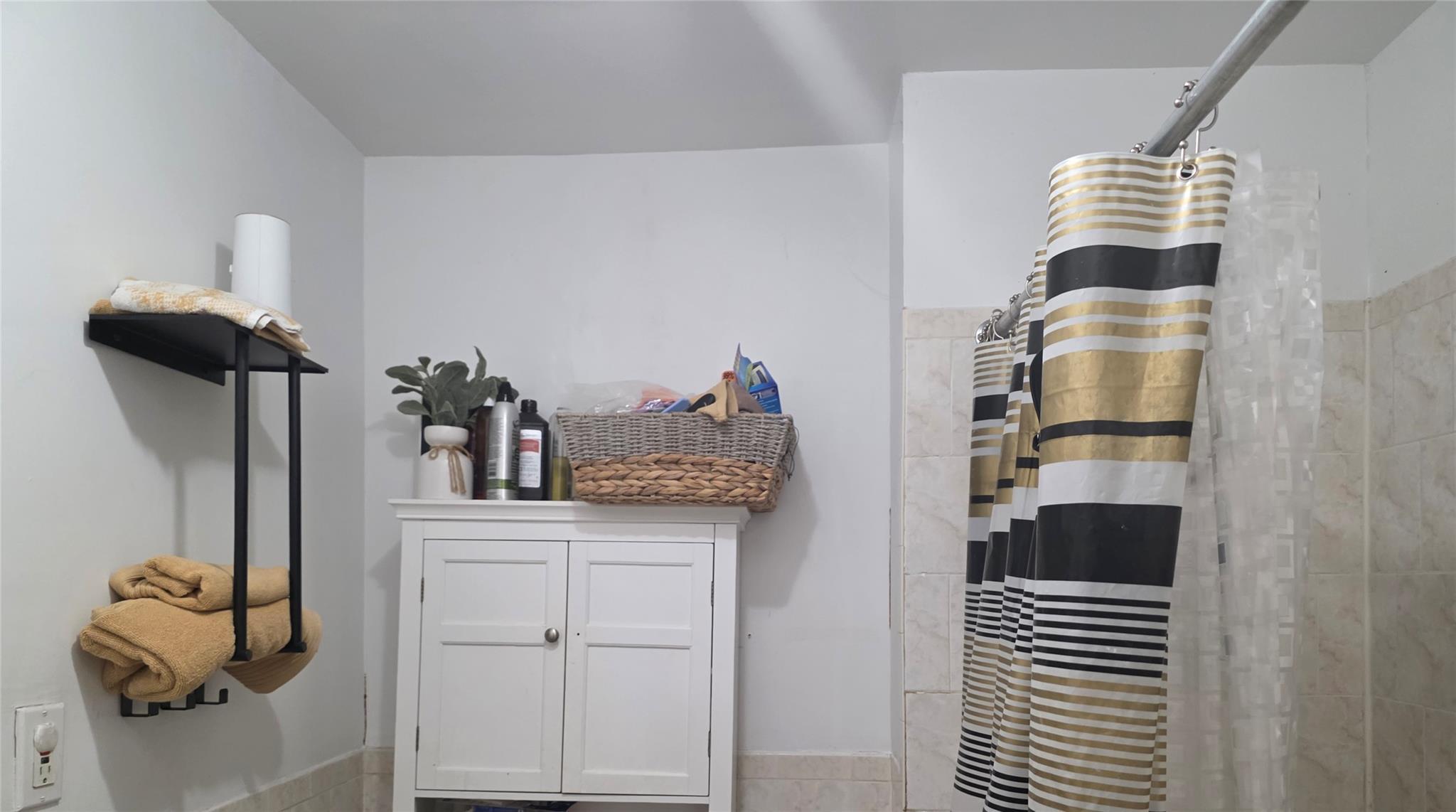 Single Family Wyona  Brooklyn, NY 11207, MLS-878576-10