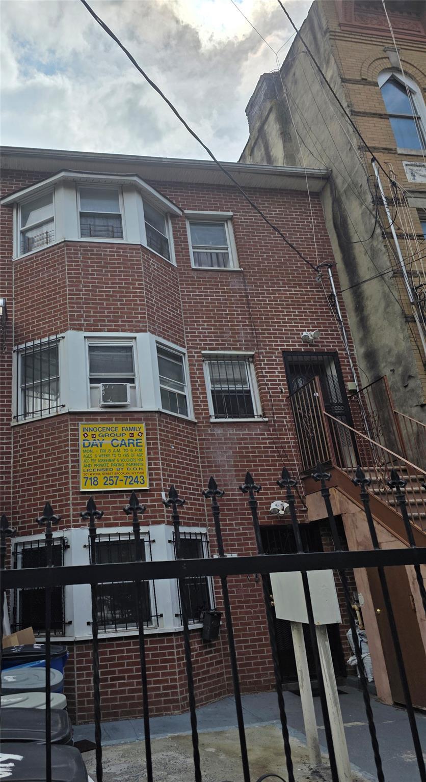 Single Family Wyona  Brooklyn, NY 11207, MLS-878576-6
