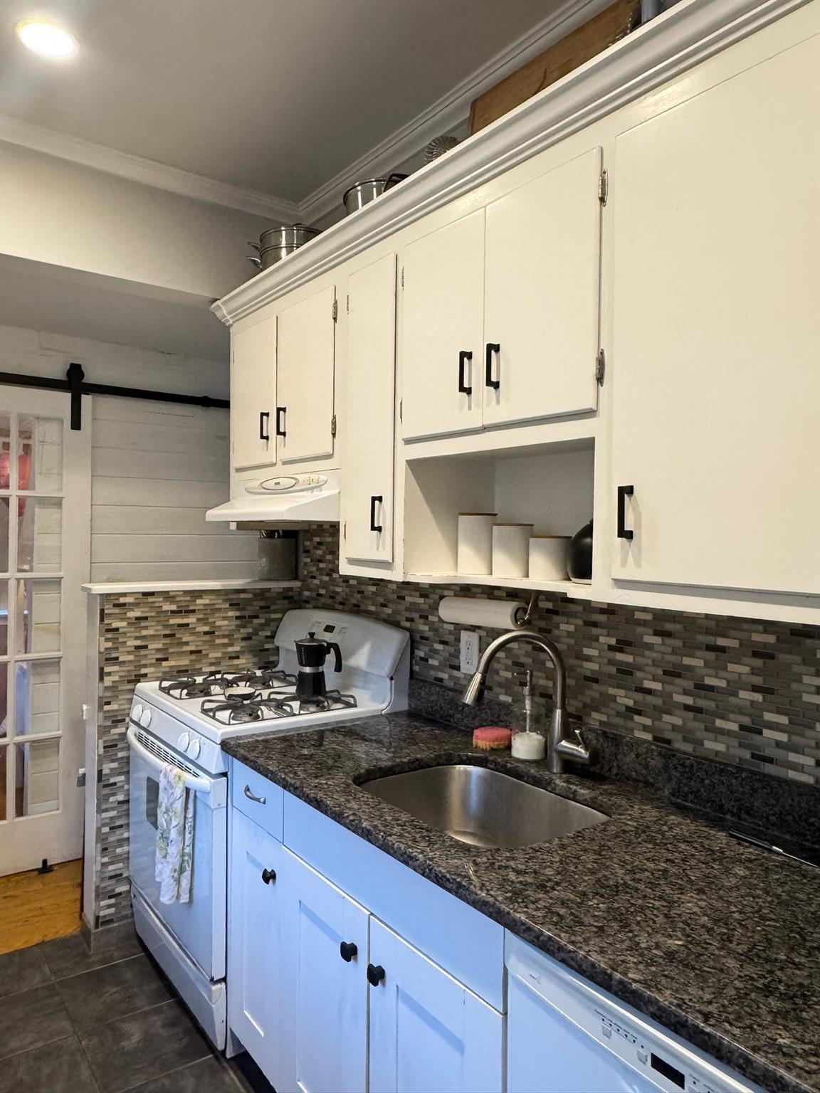 Single Family King  Bronx, NY 10464, MLS-878613-7