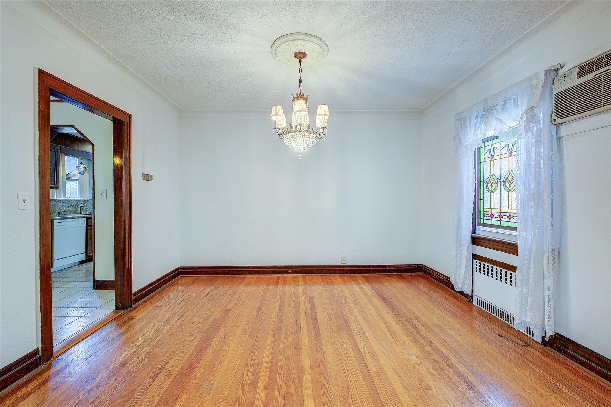 Single Family 15th  Queens, NY 11357, MLS-878643-11