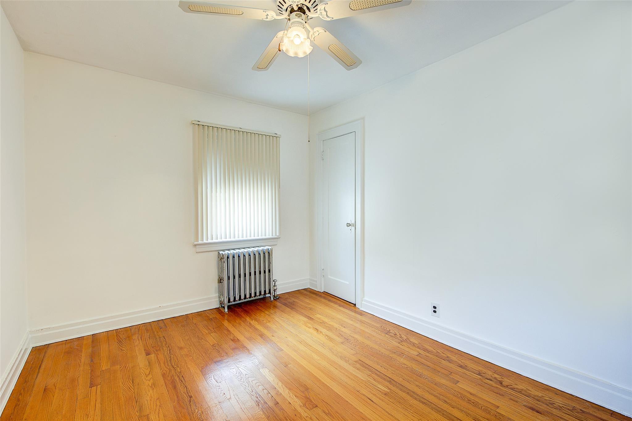 Single Family 15th  Queens, NY 11357, MLS-878643-26