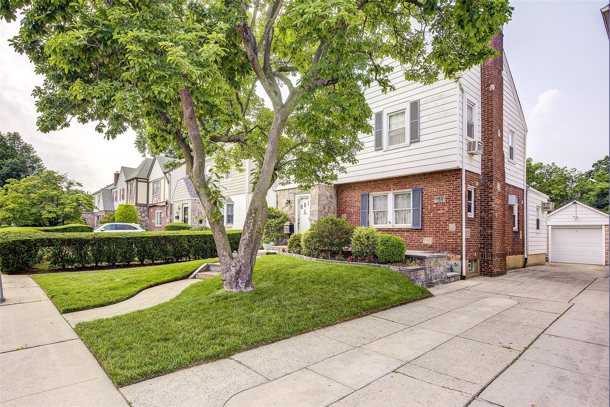 Single Family 15th  Queens, NY 11357, MLS-878643-3