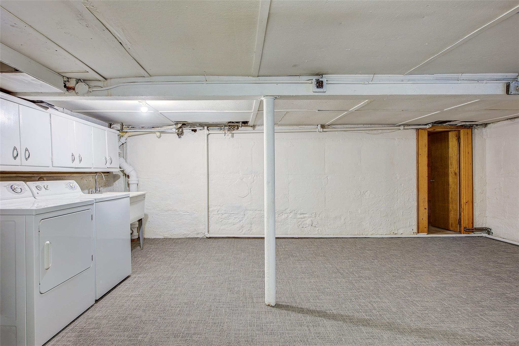 Single Family 15th  Queens, NY 11357, MLS-878643-38