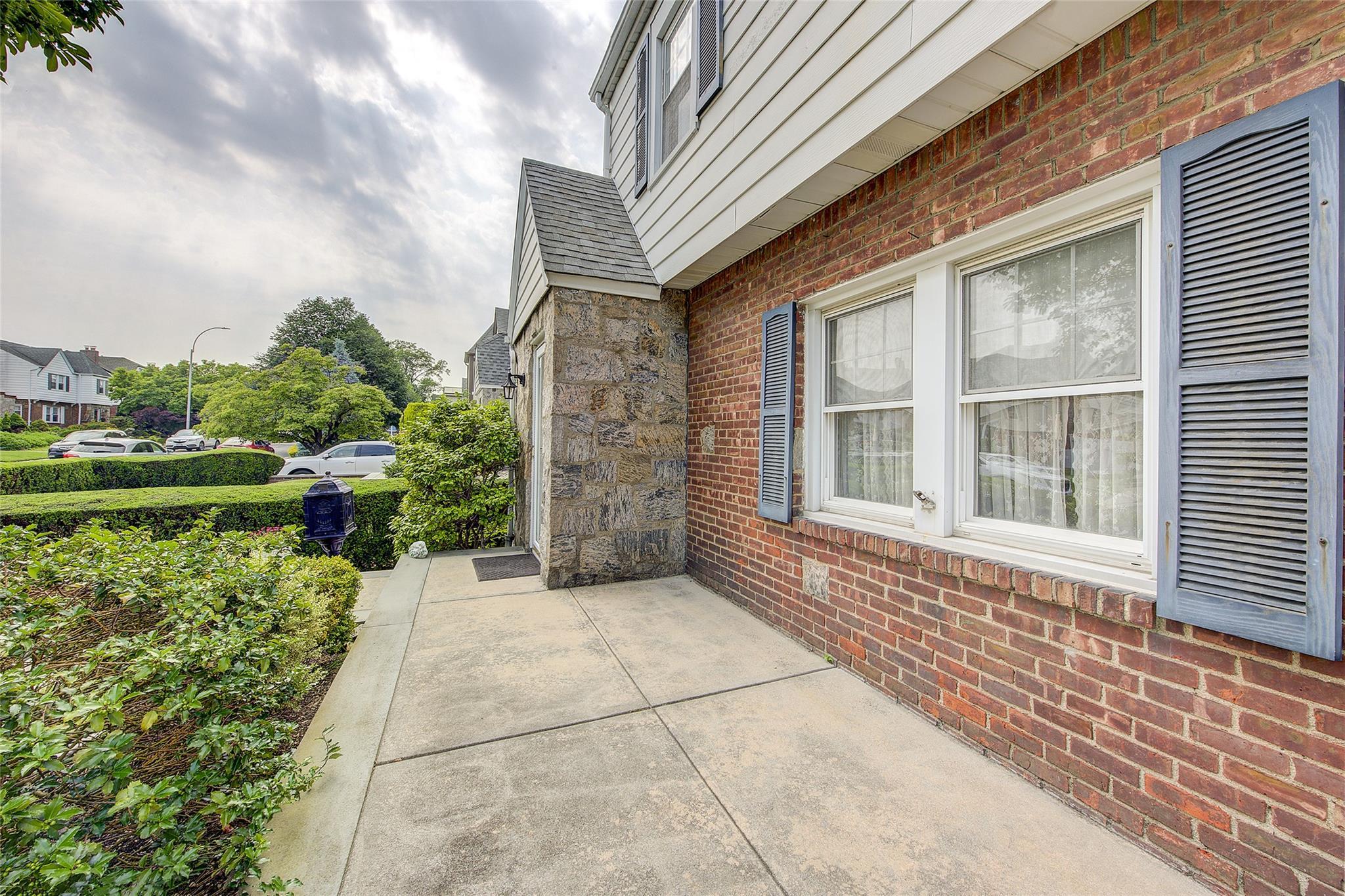 Single Family 15th  Queens, NY 11357, MLS-878643-4