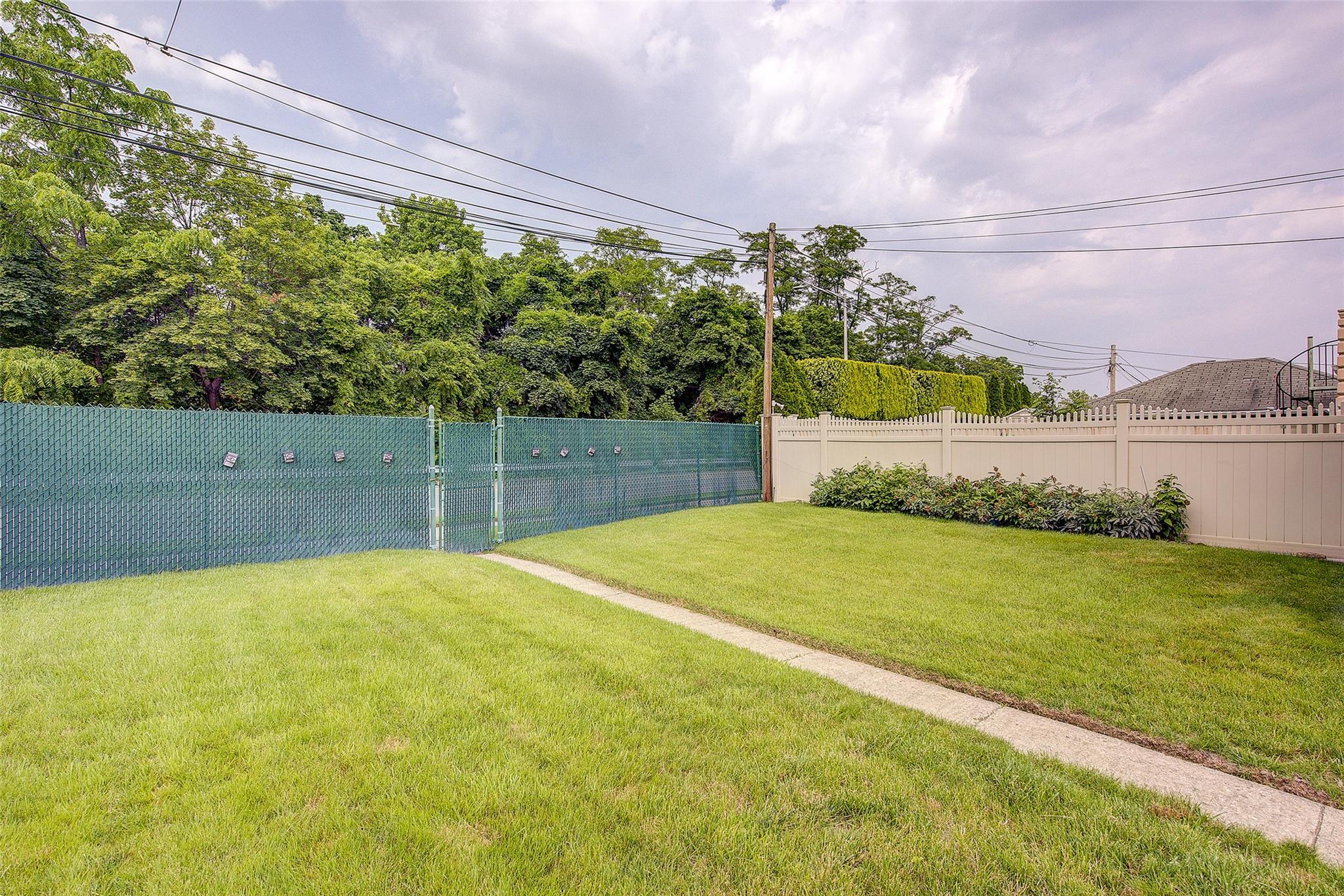 Single Family 15th  Queens, NY 11357, MLS-878643-46
