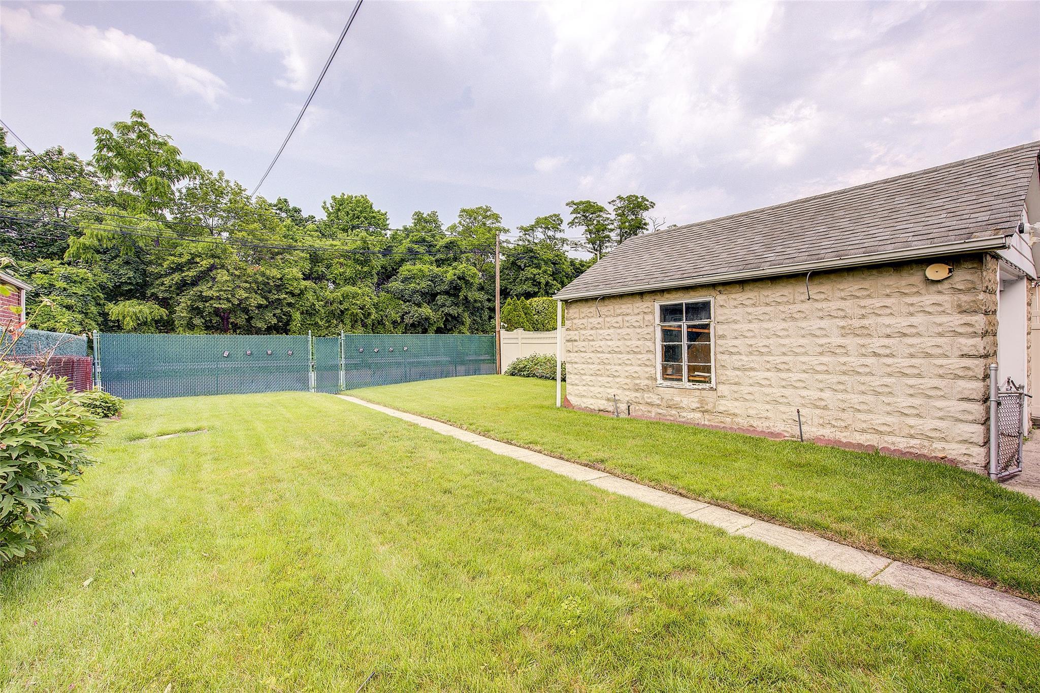 Single Family 15th  Queens, NY 11357, MLS-878643-47