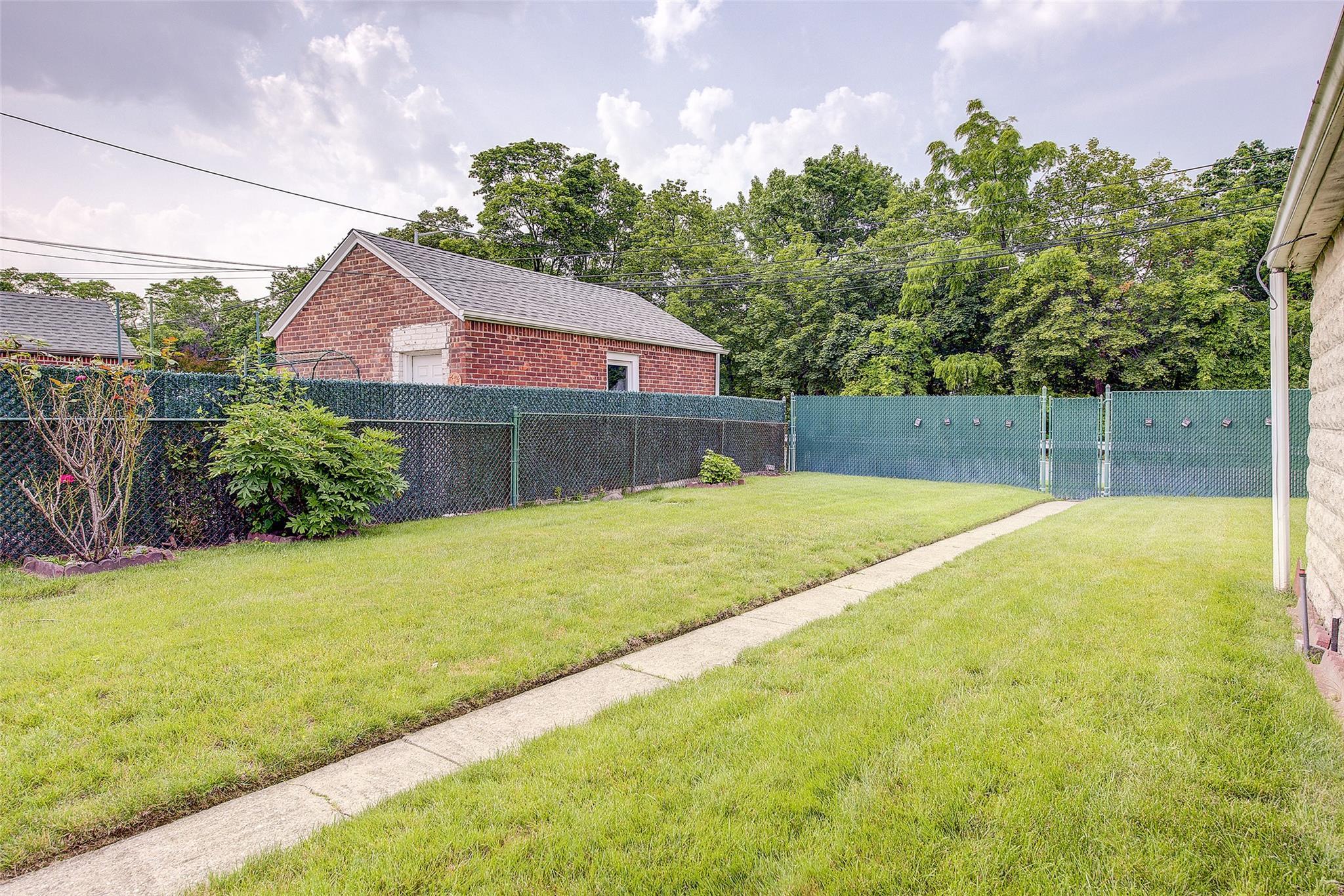 Single Family 15th  Queens, NY 11357, MLS-878643-48