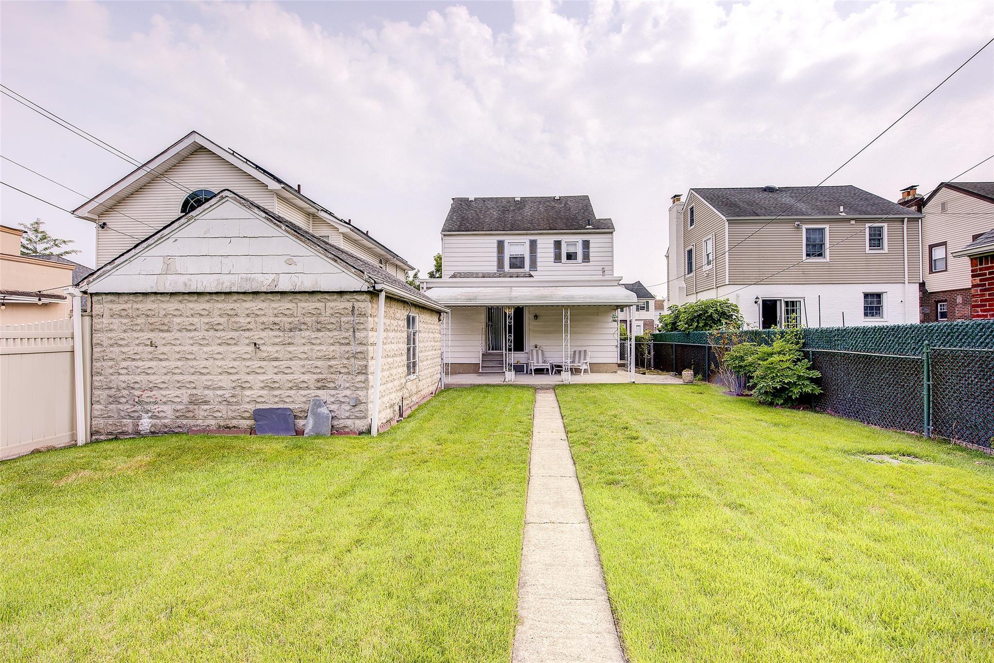 Single Family 15th  Queens, NY 11357, MLS-878643-50