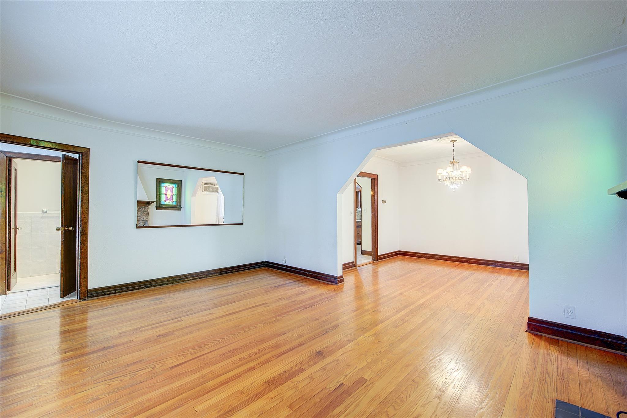 Single Family 15th  Queens, NY 11357, MLS-878643-8