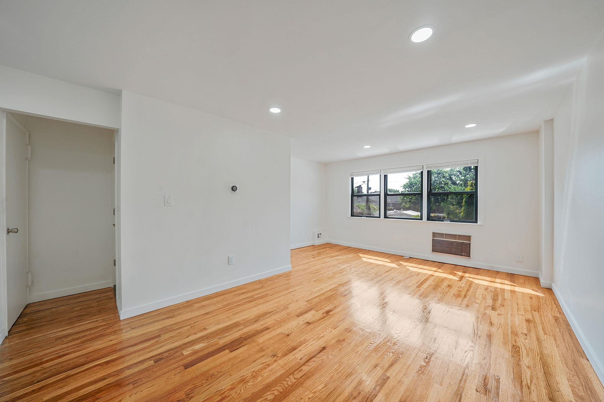 Single Family 233rd  Queens, NY 11411, MLS-878668-10