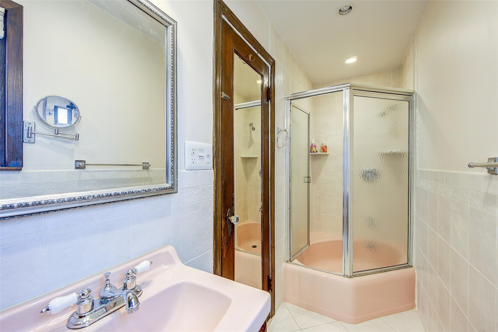 Single Family 15th  Queens, NY 11357, MLS-878675-21