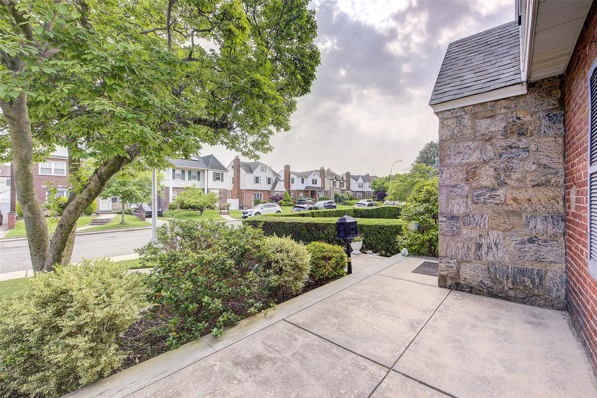Single Family 15th  Queens, NY 11357, MLS-878675-4