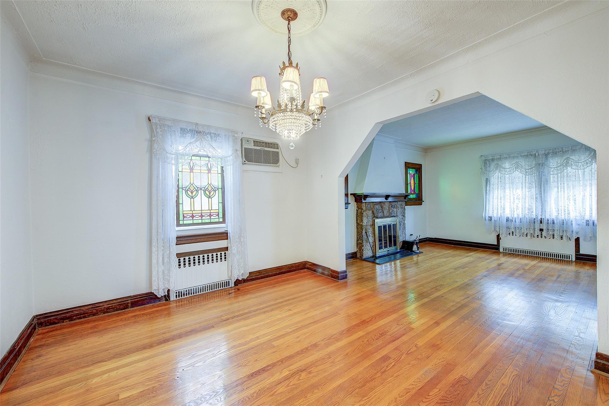 Single Family 15th  Queens, NY 11357, MLS-878675-8
