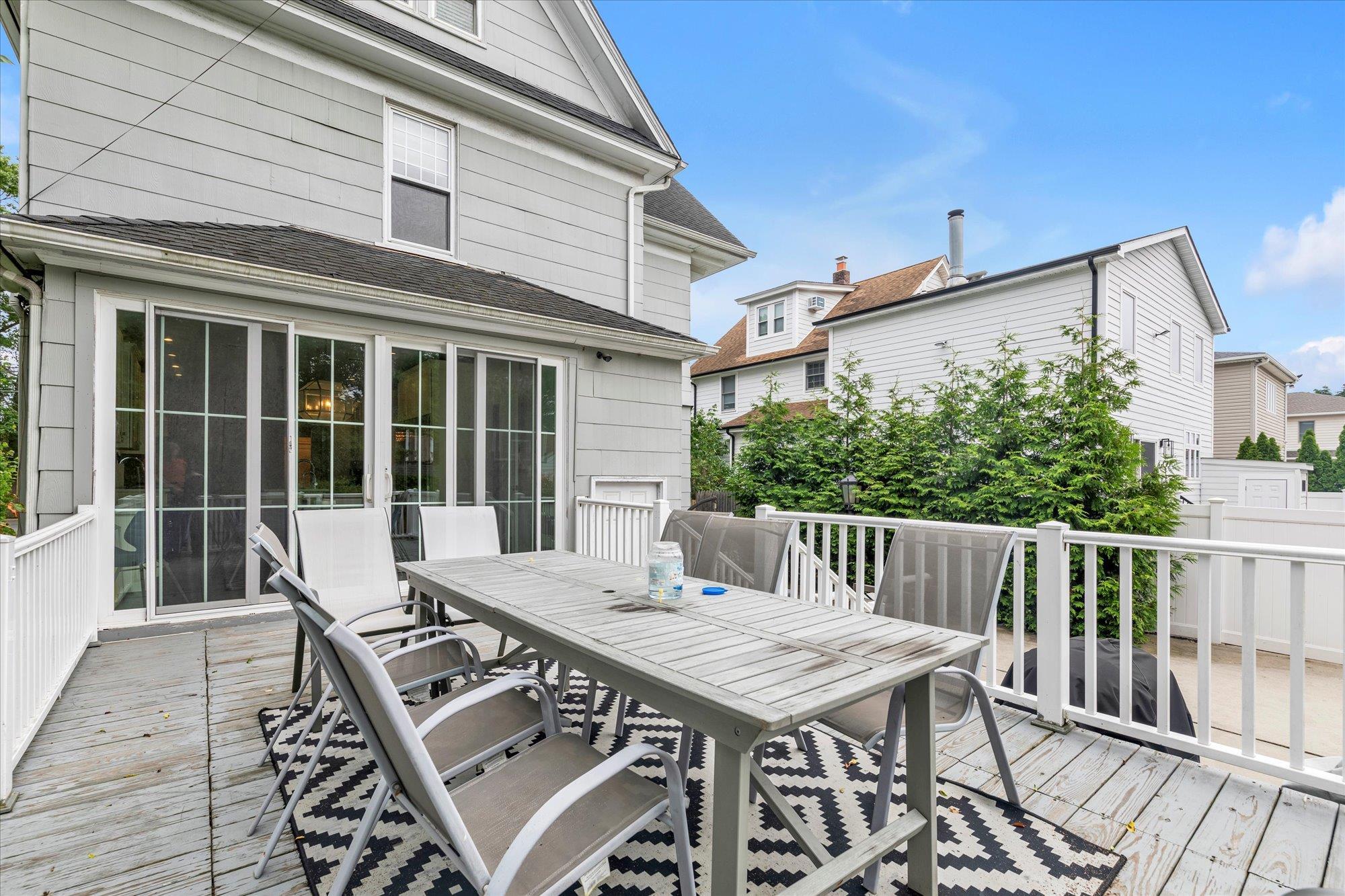 Single Family Summit  Nassau County, NY 11516, MLS-878696-24