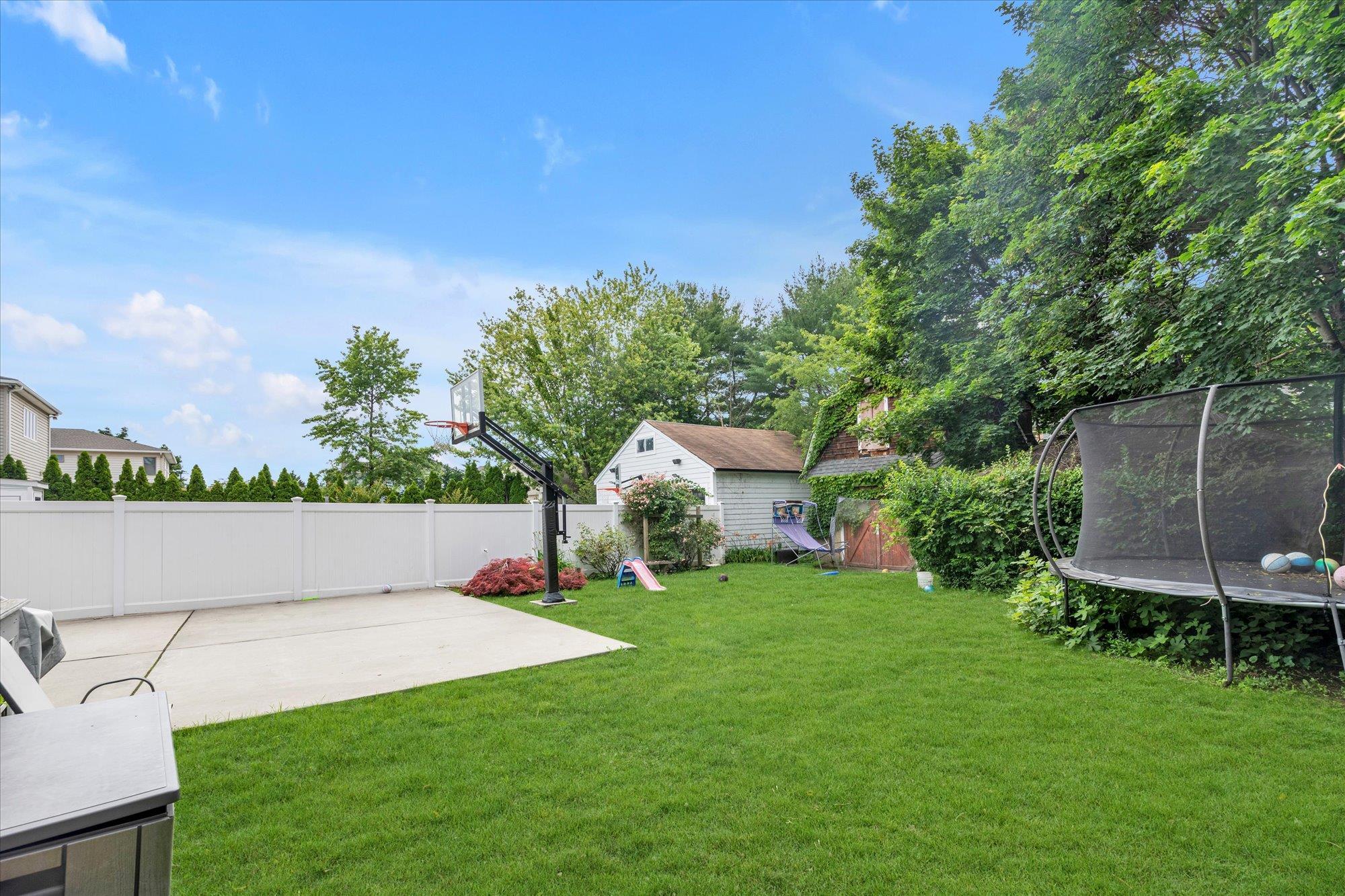 Single Family Summit  Nassau County, NY 11516, MLS-878696-28