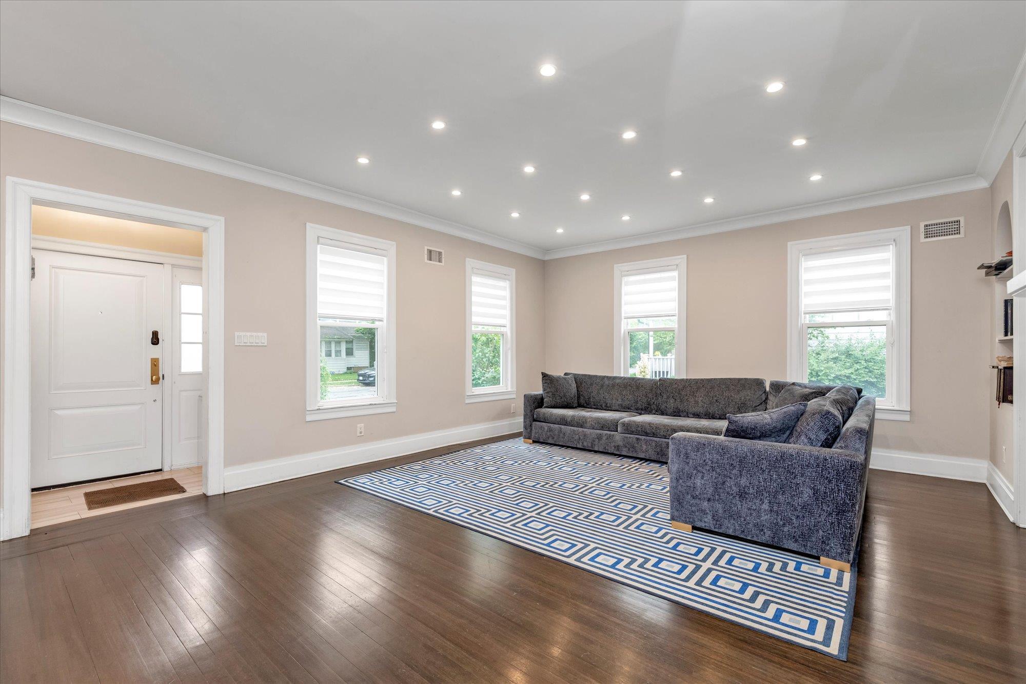 Single Family Summit  Nassau County, NY 11516, MLS-878696-3