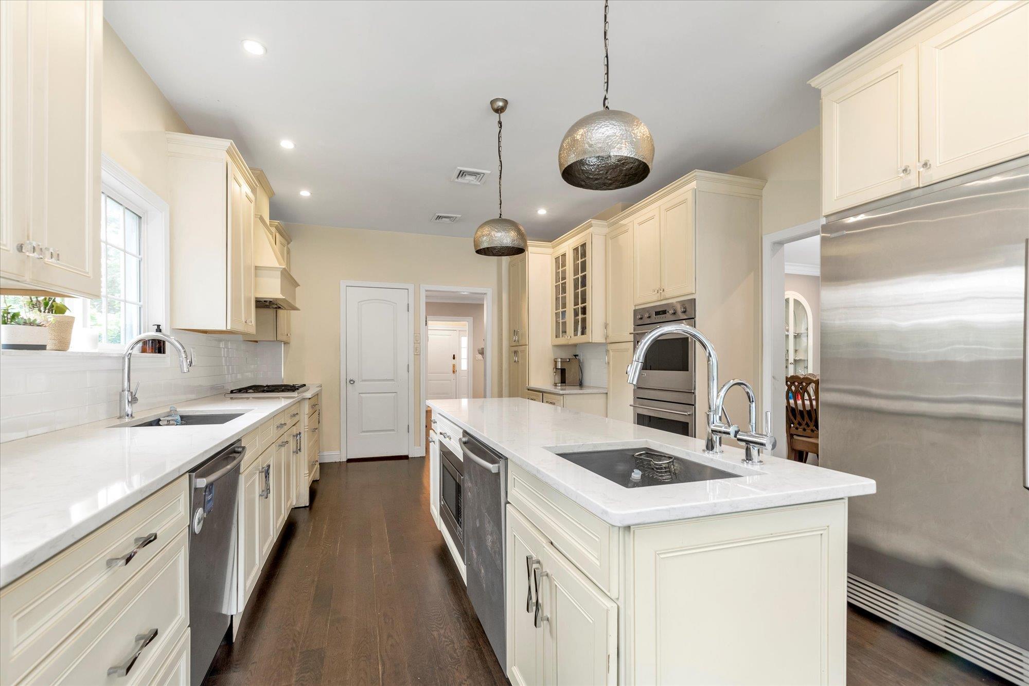 Single Family Summit  Nassau County, NY 11516, MLS-878696-8