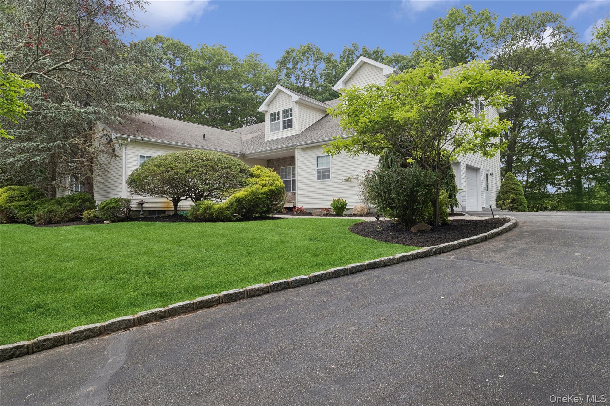 Single Family Heidi  Suffolk County, NY 11766, MLS-878709-2