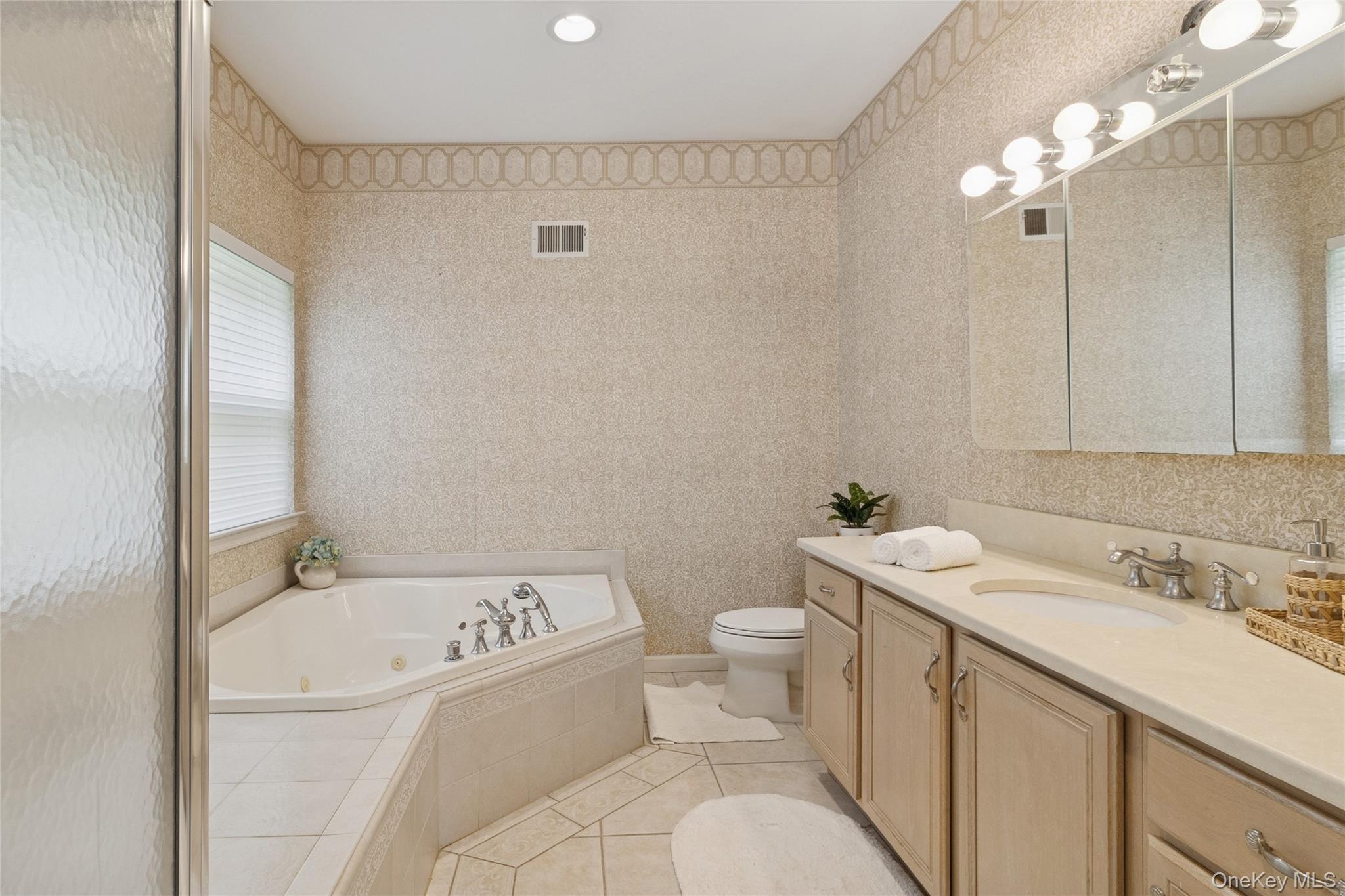 Single Family Heidi  Suffolk County, NY 11766, MLS-878709-30