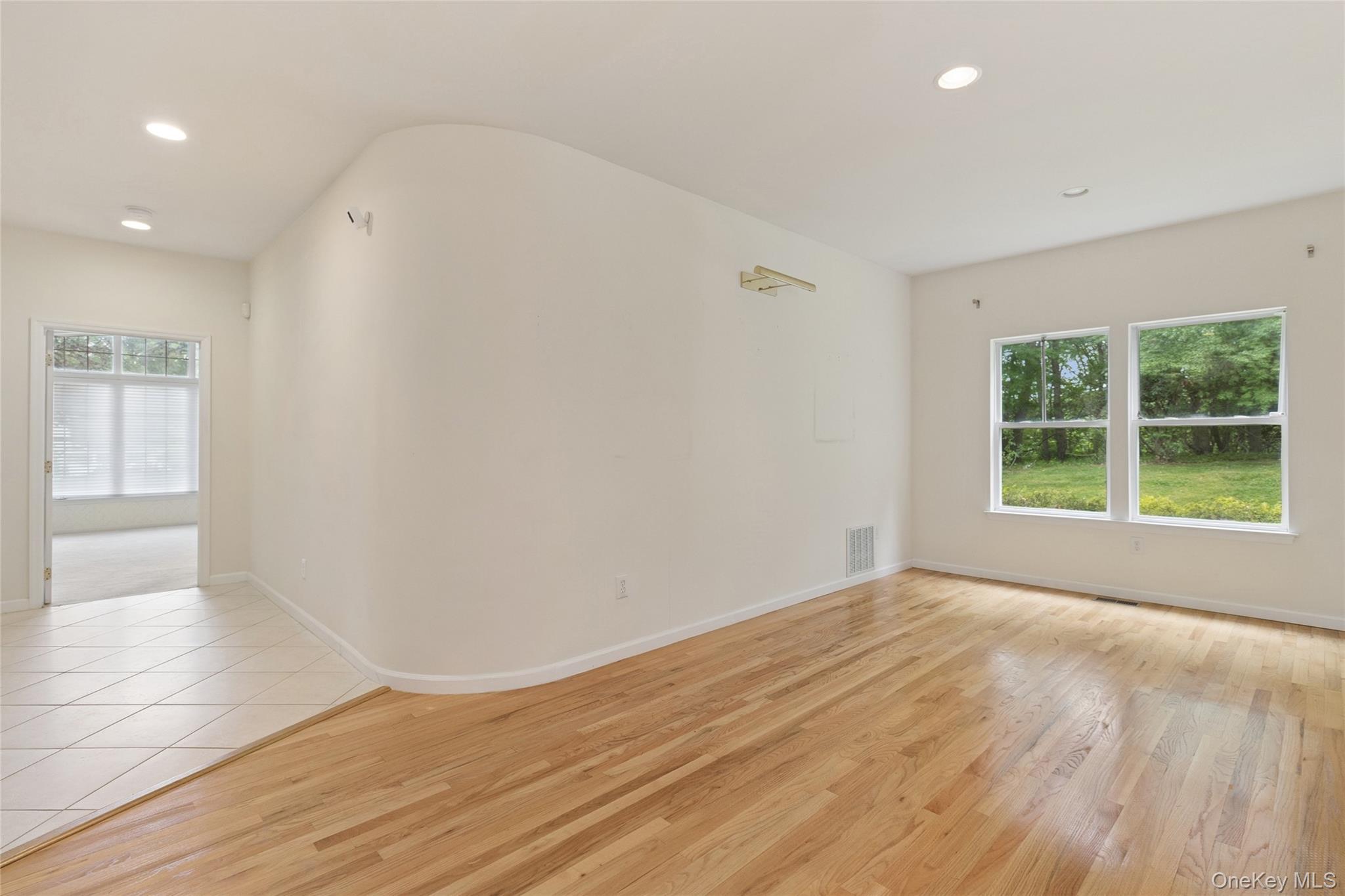 Single Family Heidi  Suffolk County, NY 11766, MLS-878709-8