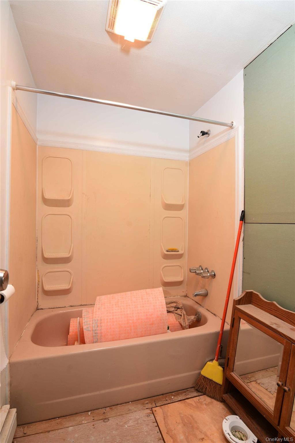 Single Family Windmill  Suffolk County, NY 11703, MLS-878739-11