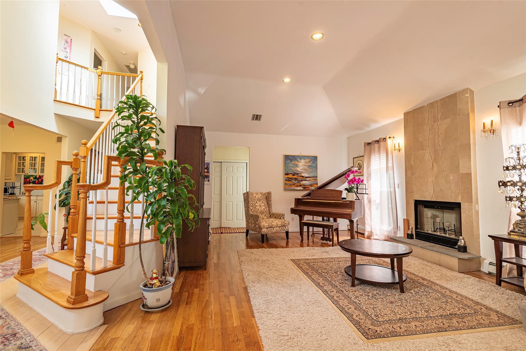 Single Family Vista Hill  Nassau County, NY 11021, MLS-878753-5