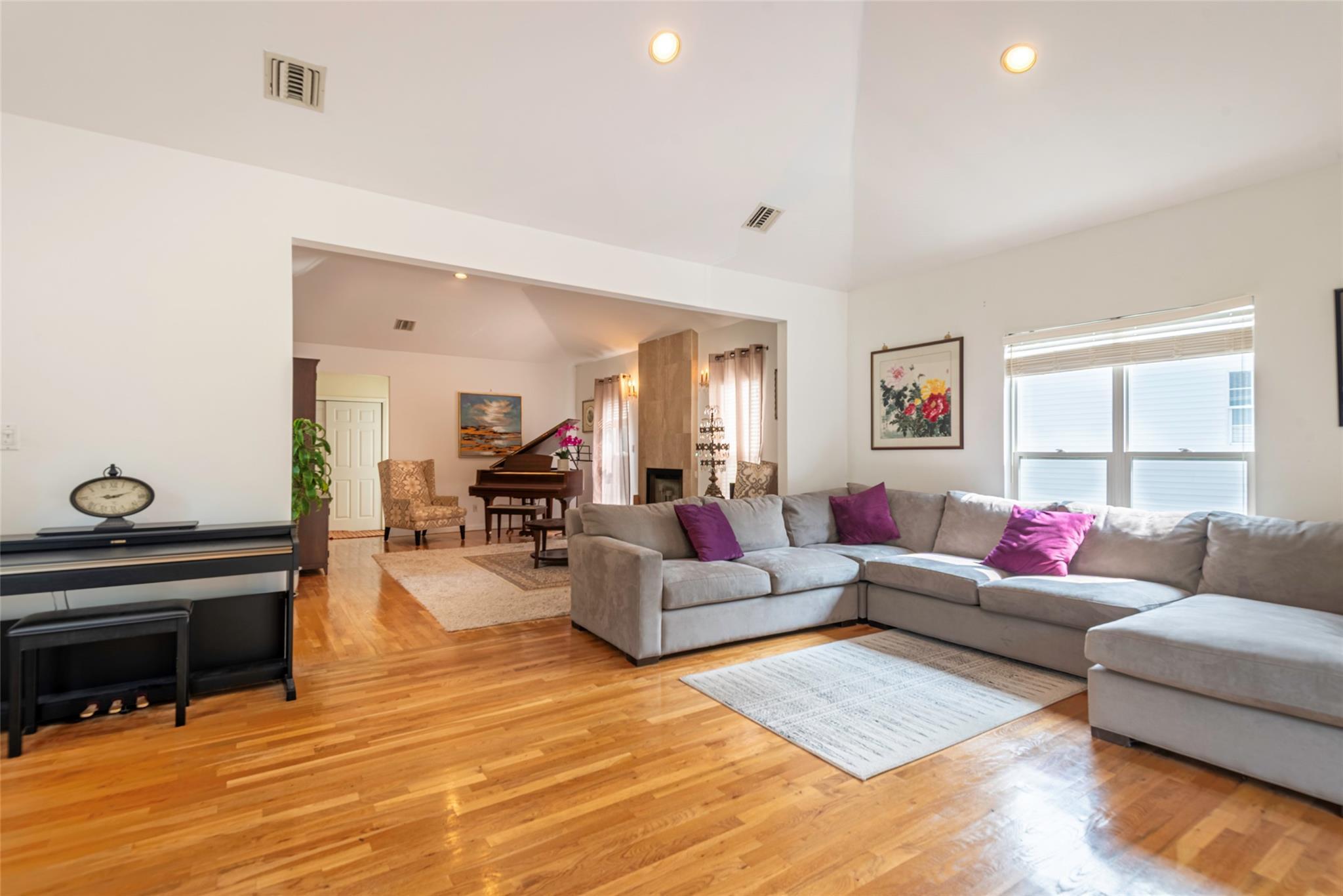 Single Family Vista Hill  Nassau County, NY 11021, MLS-878753-7