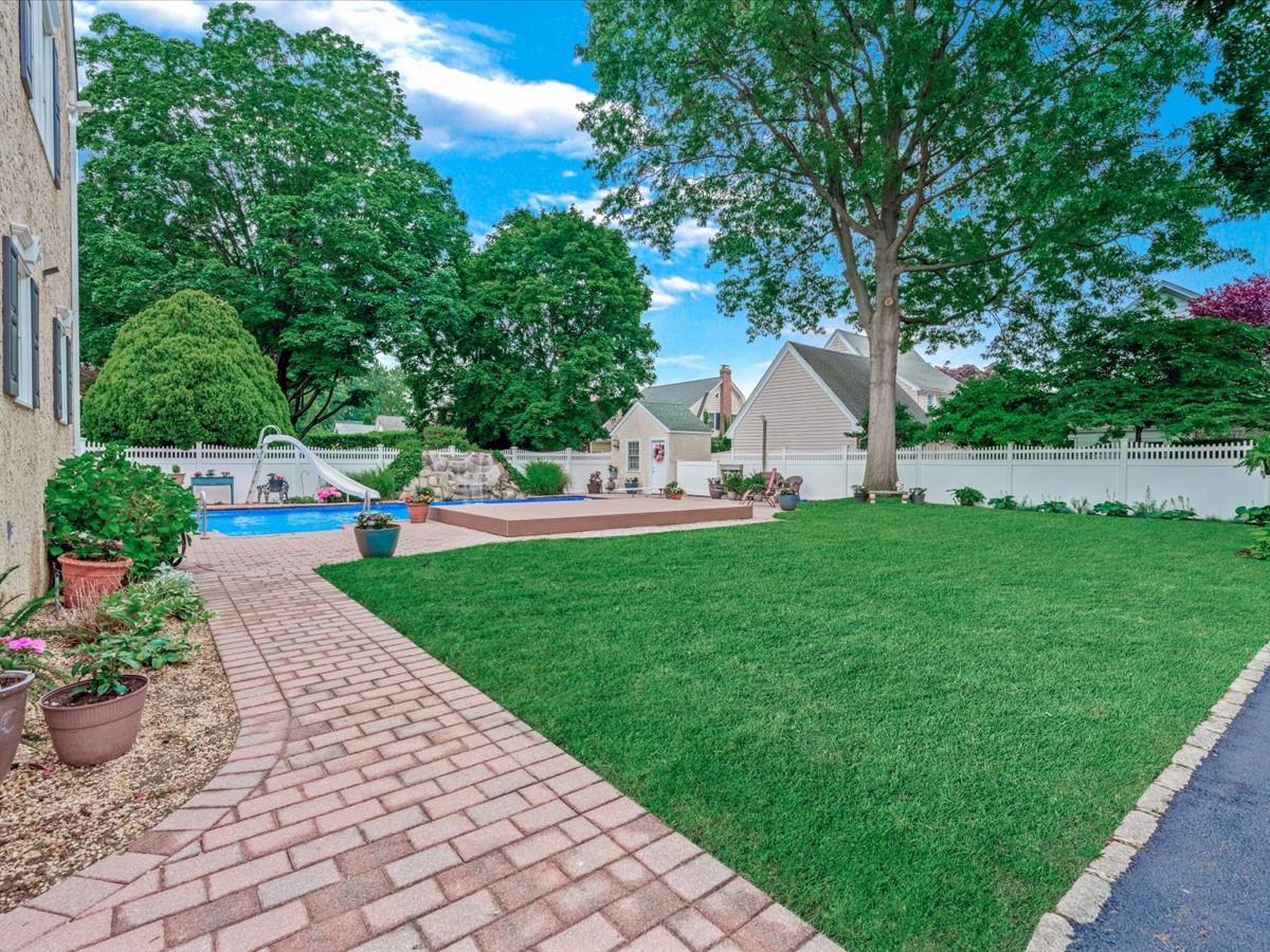 Single Family Westminster  Nassau County, NY 11552, MLS-878766-47