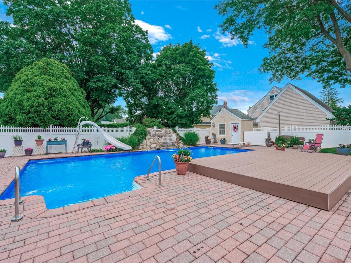 Single Family Westminster  Nassau County, NY 11552, MLS-878766-48