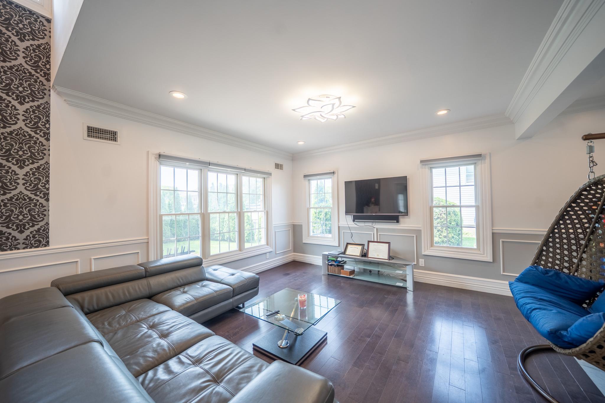 Single Family Burke  Nassau County, NY 11753, MLS-878785-11