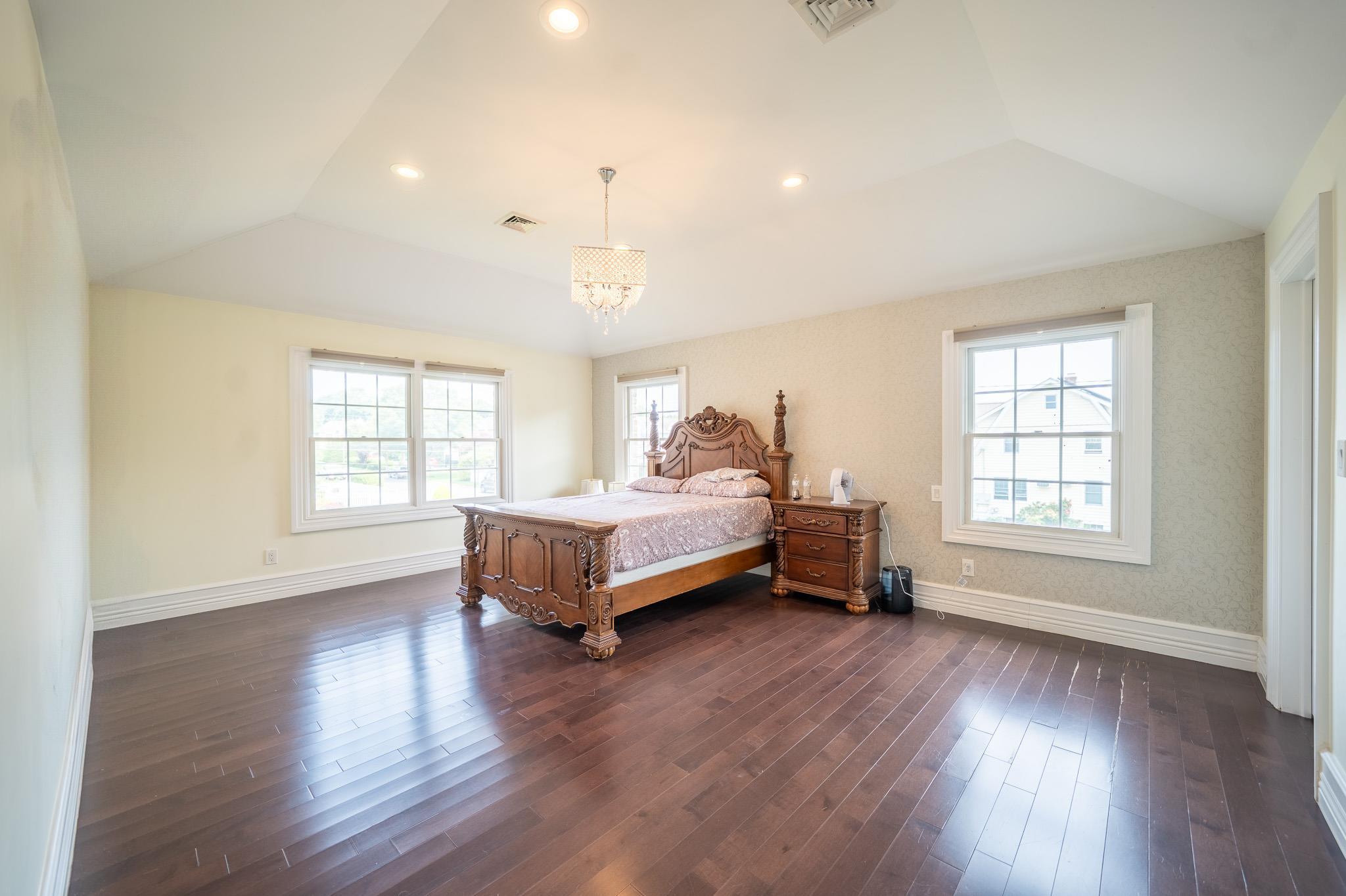 Single Family Burke  Nassau County, NY 11753, MLS-878785-30